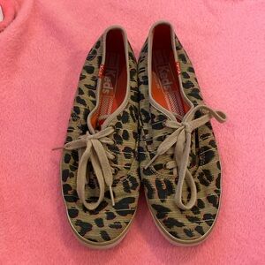 Good used condition, see photos for details 
Smoke free pet friendly home